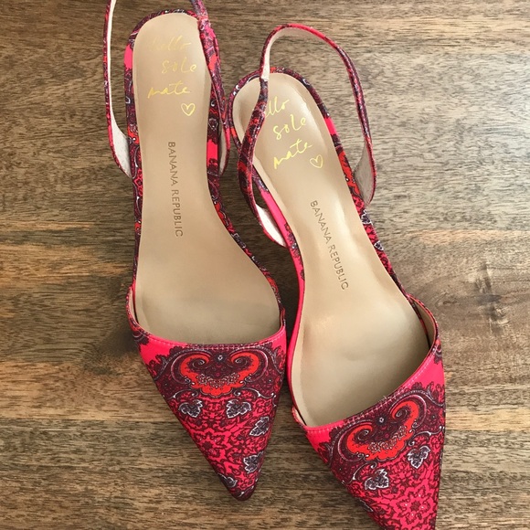 Banana Republic Shoes - Banana Republic Red Paisley Pointed-Toe Slingback Flats